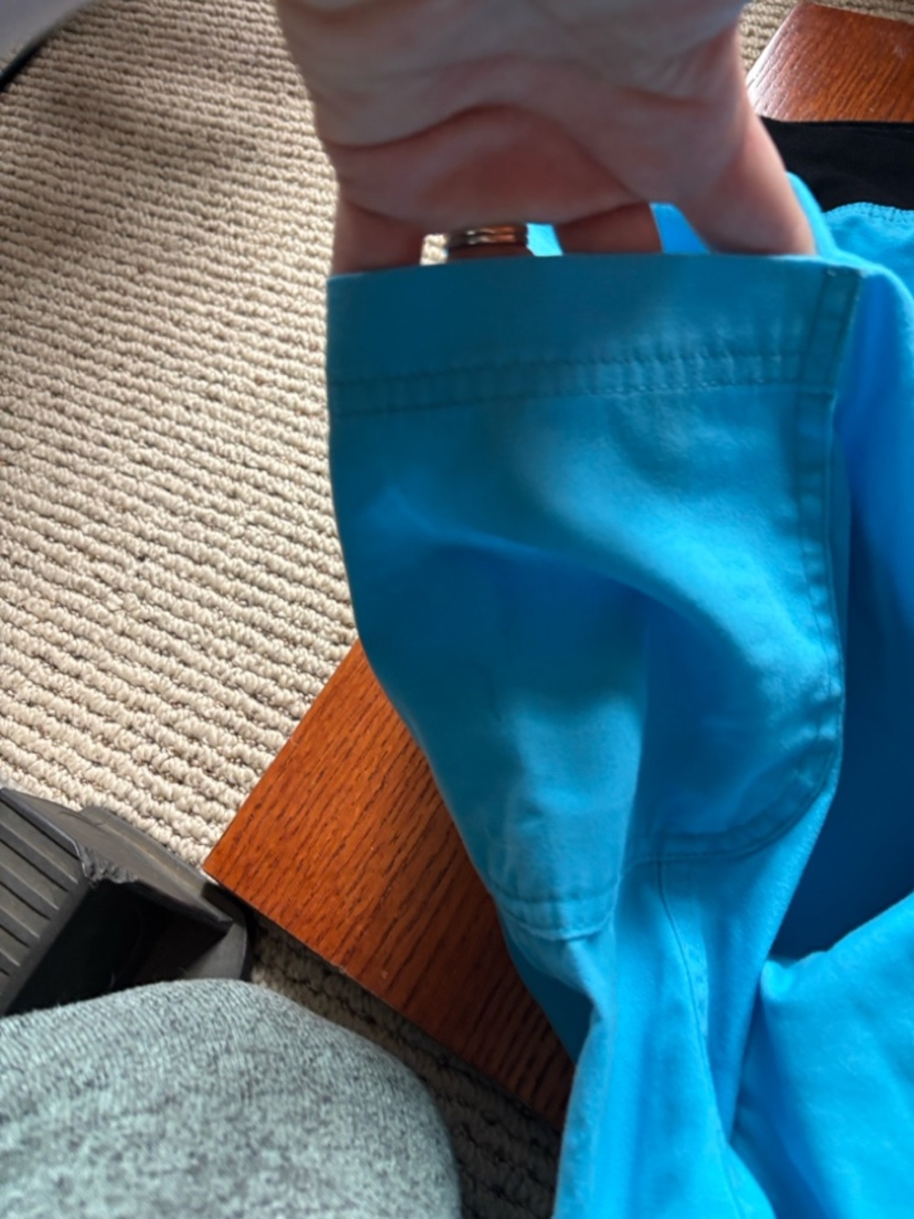 BUTTER-SOFT Yoga inspired scrub pants. Cargo pockets. Soft waistband. Size MP - Picture 6 of 7